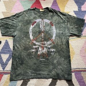 1996 Vintage Green The Mountain T-shirt Native Feathers Peace Sign